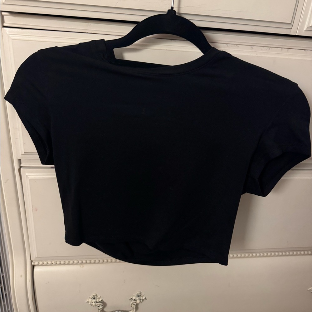 Alo Classic Black Women's Crop Top